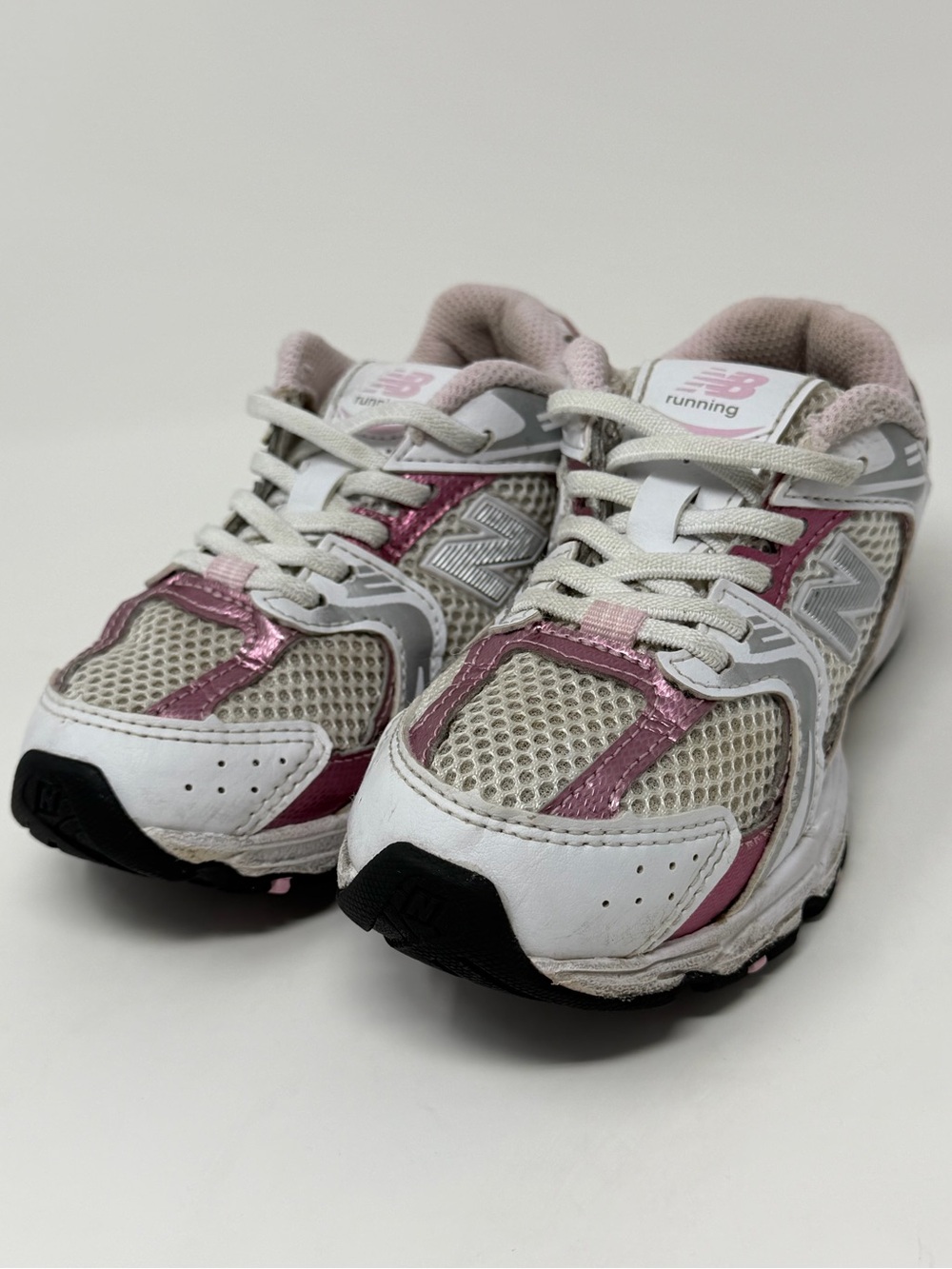 New Balance Kids Sneakers in White and Pink Metallic Sz. 12